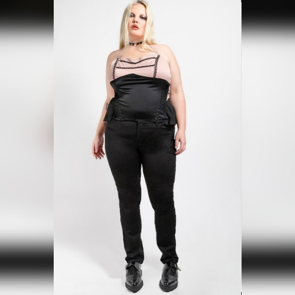 TRIPP NYC CURVE BLACK T-BACK JEAN